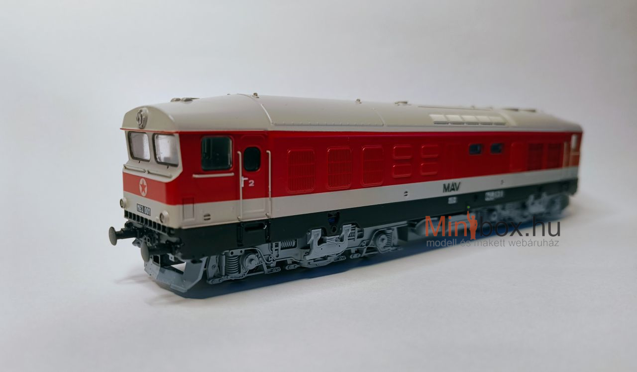 MTB MÁV M63 001 Gyík dízelmozdony eredeti festés, IVa. korszak(1:87)