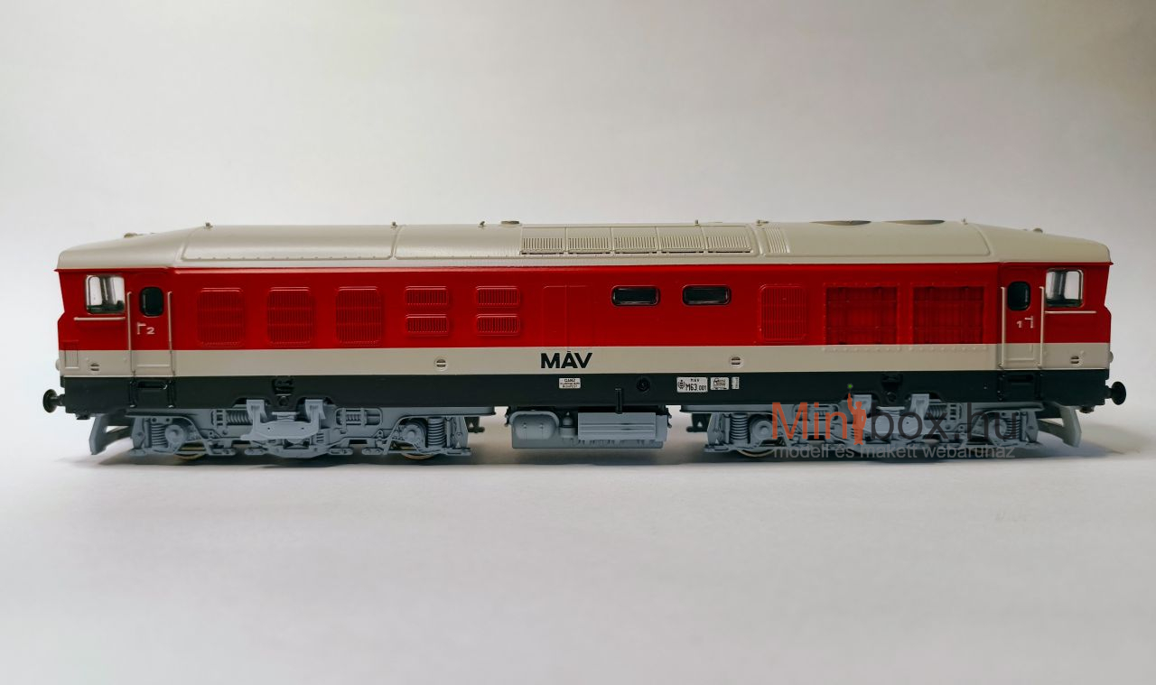 MTB MÁV M63 001 Gyík dízelmozdony eredeti festés, IVa. korszak(1:87)