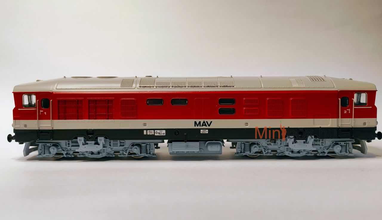 MTB MÁV M63 001 Gyík dízelmozdony eredeti festés, IVa. korszak(1:87)