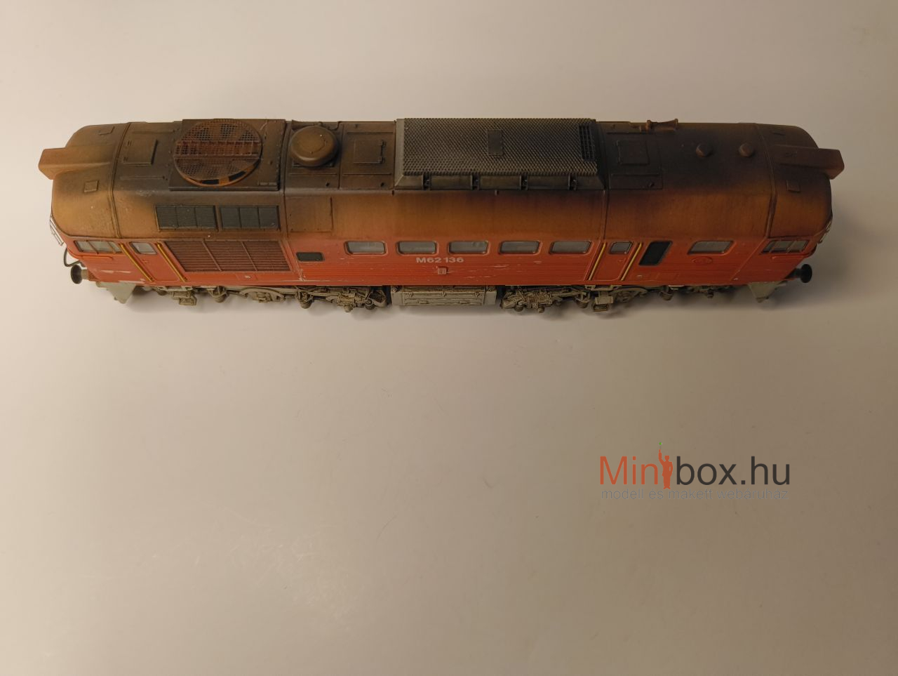 Roco 63396 MÁV M62 136 Szergej dízelmozdony, rácsos szélvédő, antikolva (1:87)