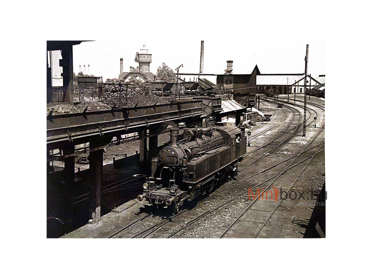 Stil Nuovo Feketén-fehéren sorozat - 315-ös gőzmozdony az Északi fűtőházban képeslap (15x10)