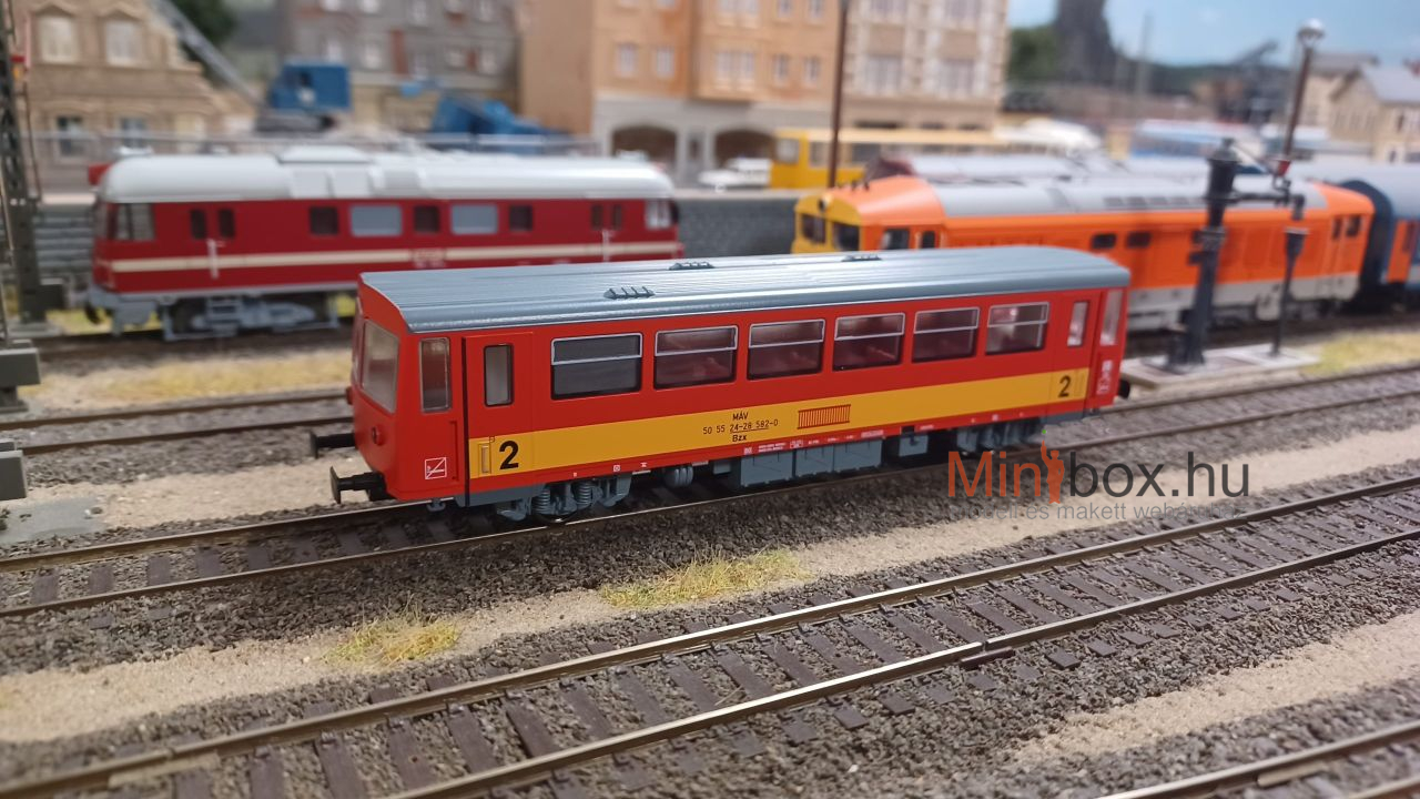 MTB MÁV Bzx 704 mellékkocsi, digitális, világítással szerelt (1:87)