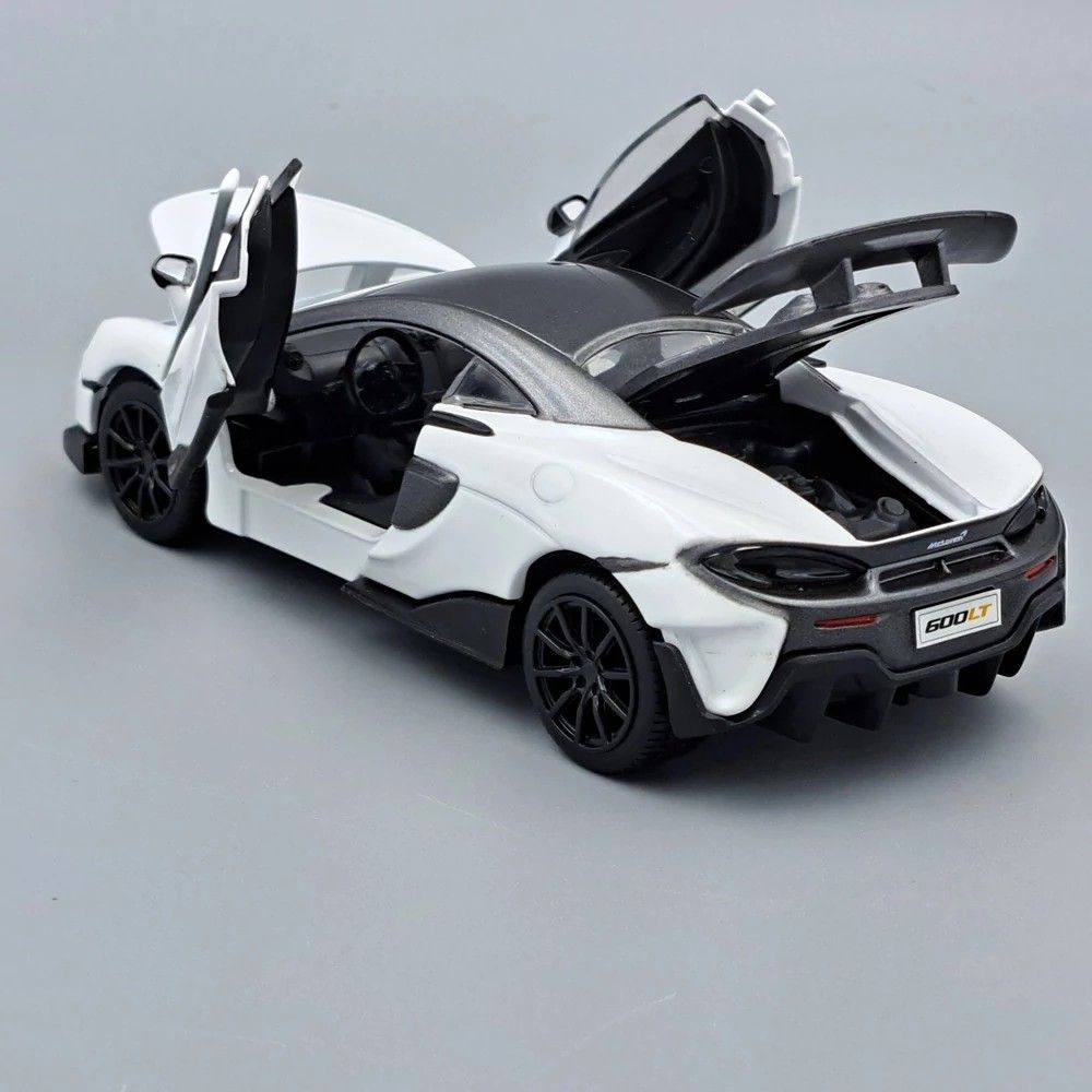 Tayumo McLaren 600LT fehér modellautó fény- és hangeffektekkel (1:32) Tayumo McLaren 600LT fehér modellautó fény- és hangeffektekkel (1:32)