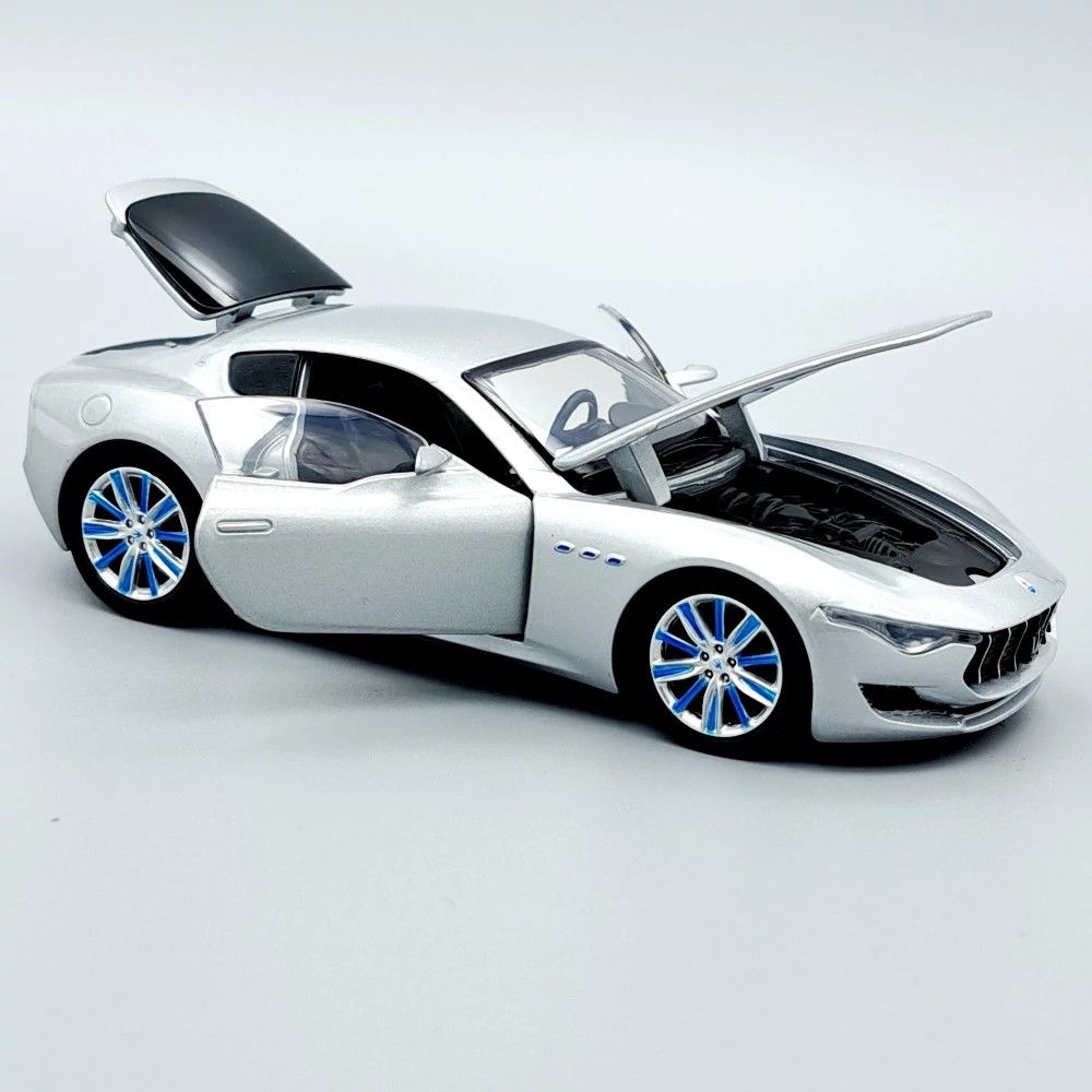 Tayumo Maserati Alfieri 2014 ezüst modellautó fény- és hangeffektekkel (1:32) Tayumo Maserati Alfieri 2014 ezüst modellautó fény- és hangeffektekkel (1:32)